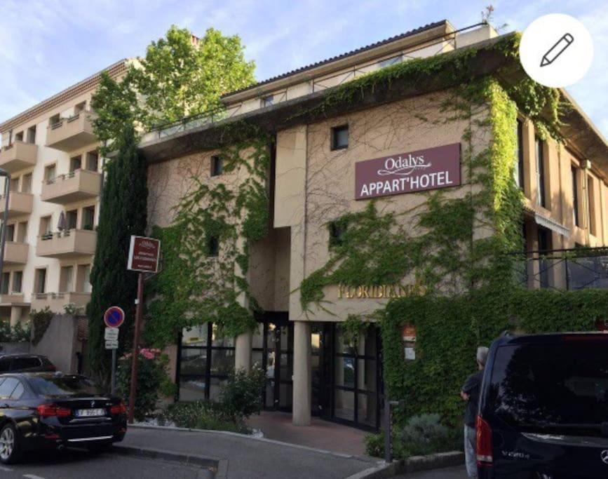 Ma Place Au Sud Aix Parking Aix-en-Provence Luaran gambar